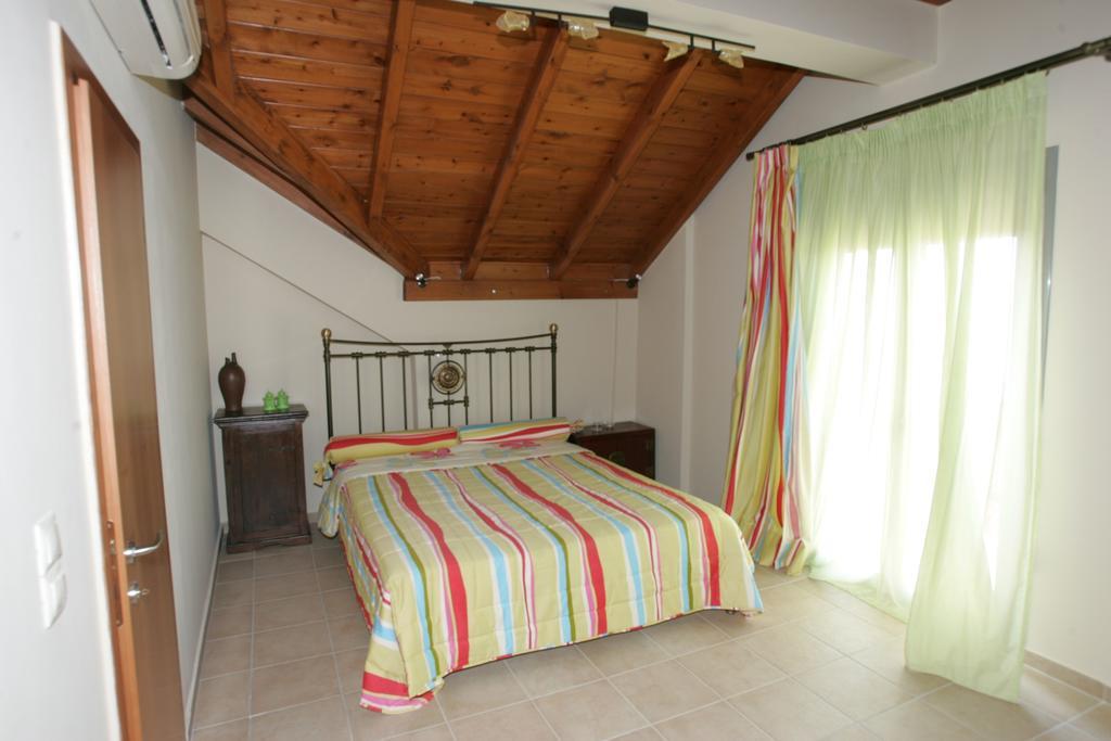 Erofili Villas Lourdata  Habitación foto